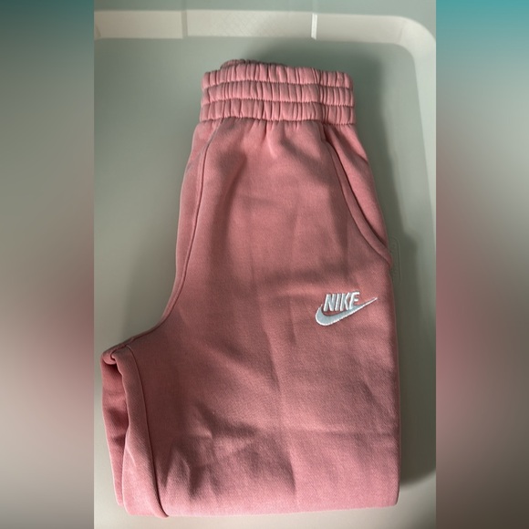 BrandNew* Nike girls sweatpants jogger - Picture 2 of 2